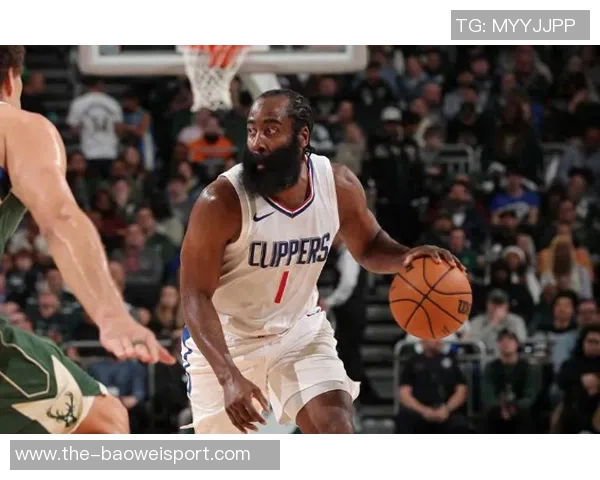 哈登半场表现低迷仅得11分负值惨淡球队遭遇重创